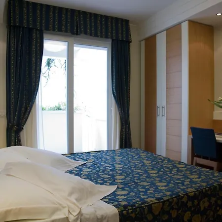 England 4* Ριτσιόνε