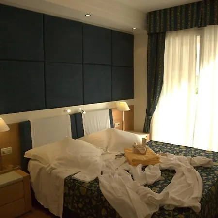 England 4* リッチョーネ