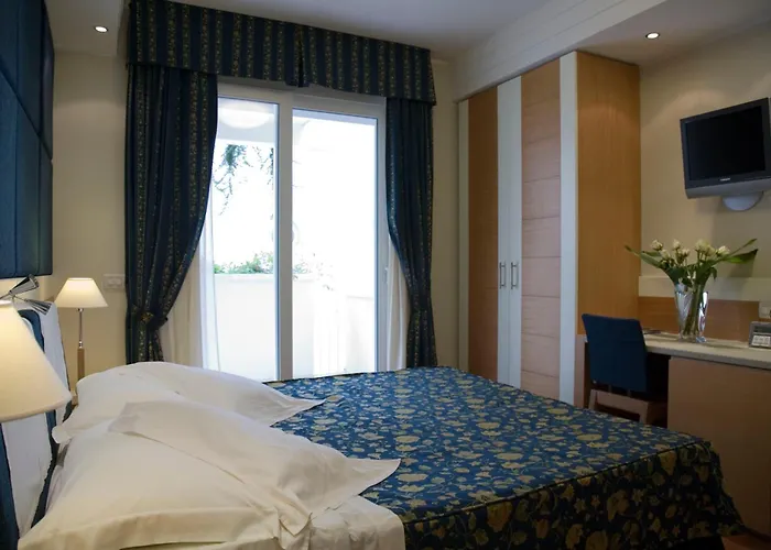 England 4* Ριτσιόνε